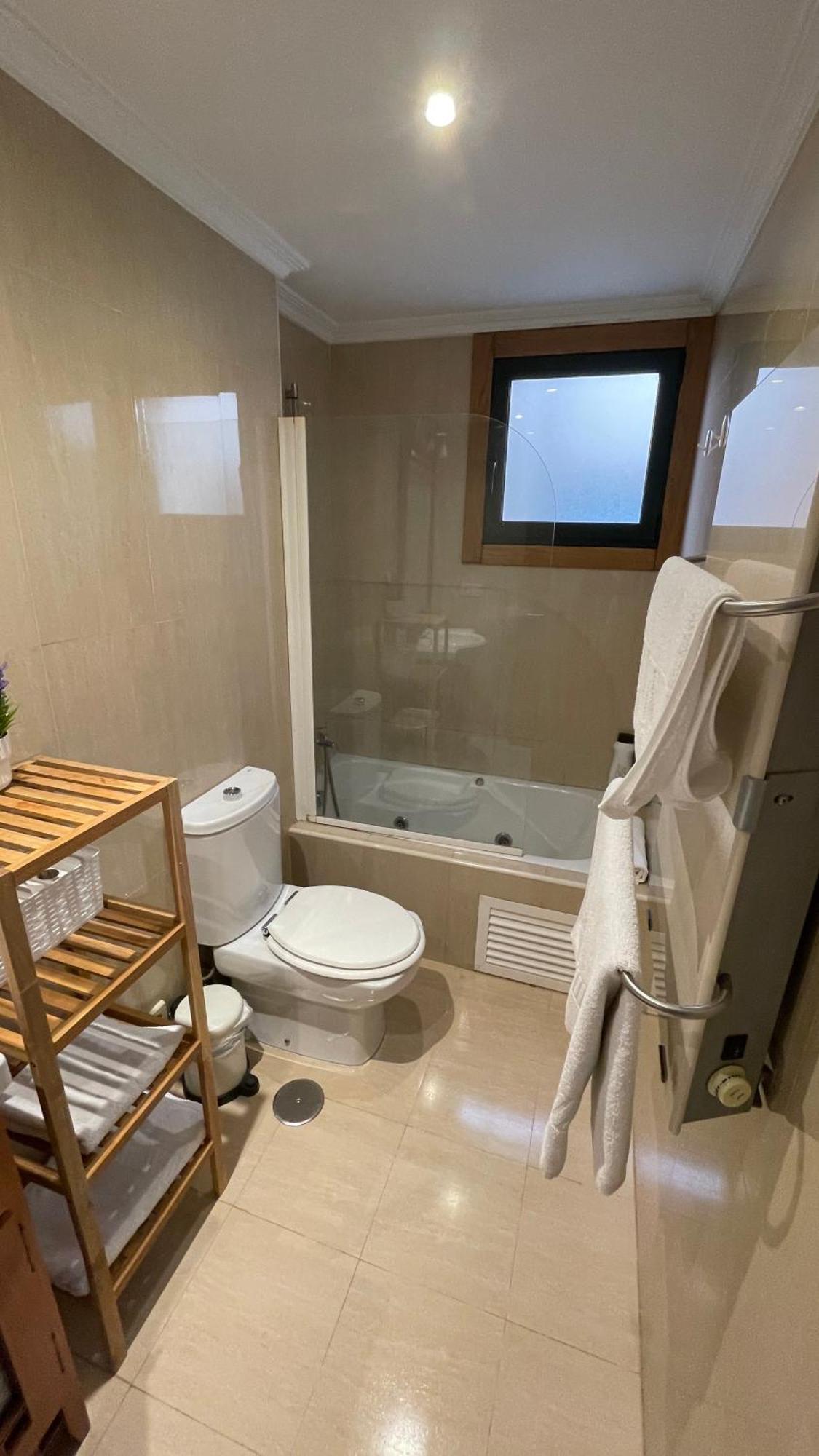 Estudio Centrico Con Garaje Y Vistas Al Mar. Vigo Ngoại thất bức ảnh